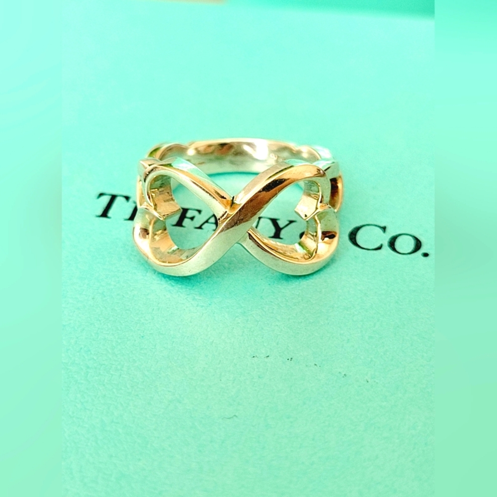 Tiffany & Co Double Heart Infinity Ring